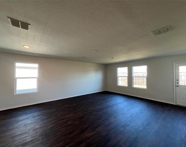 5405 Lavender Drive - Photo Thumbnail 6