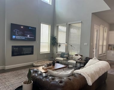 13244 Jonata Street - Photo Thumbnail 6