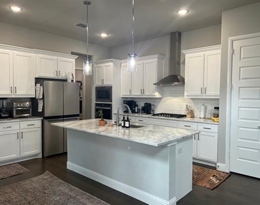 13244 Jonata Street - Photo Thumbnail 3