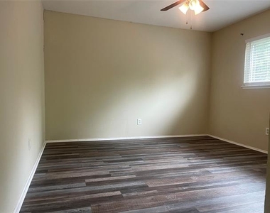 627 Mckown Drive - Photo Thumbnail 8
