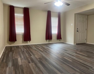 627 Mckown Drive - Photo Thumbnail 4