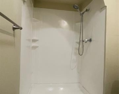 627 Mckown Drive - Photo Thumbnail 10