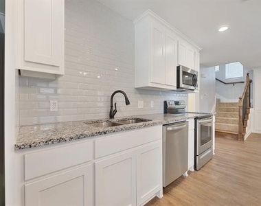 1713 Bronco Road - Photo Thumbnail 7