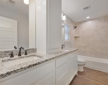 1713 Bronco Road - Photo Thumbnail 12