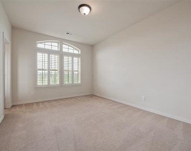 6491 Las Colinas Boulevard - Photo Thumbnail 19