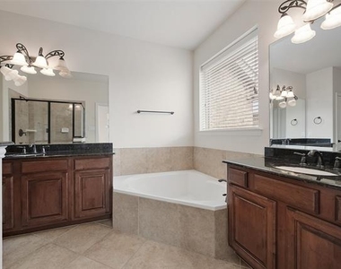 6491 Las Colinas Boulevard - Photo Thumbnail 16