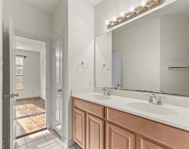 7904 Hannah Street - Photo Thumbnail 15