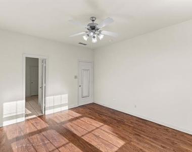 7904 Hannah Street - Photo Thumbnail 13