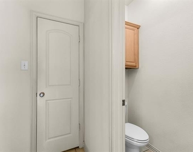 7904 Hannah Street - Photo Thumbnail 18