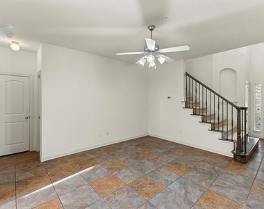 7904 Hannah Street - Photo Thumbnail 3