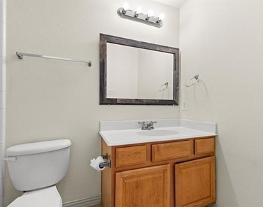 7904 Hannah Street - Photo Thumbnail 24