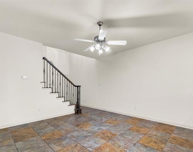 7904 Hannah Street - Photo Thumbnail 4