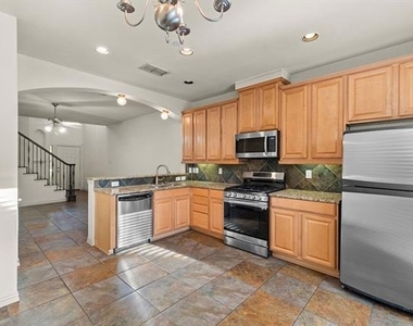 7904 Hannah Street - Photo Thumbnail 6