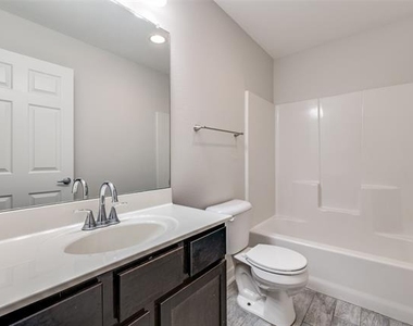 612 N 6th - Photo Thumbnail 13