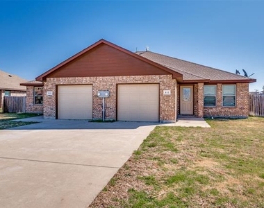 612 N 6th - Photo Thumbnail 1