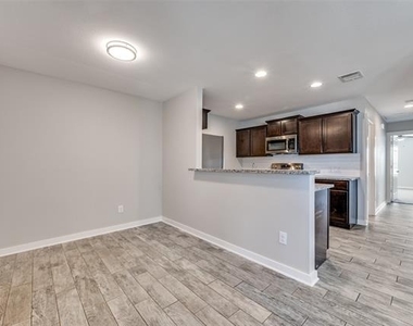 612 N 6th - Photo Thumbnail 6