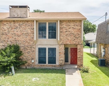 2205 Chase Court - Photo Thumbnail 1