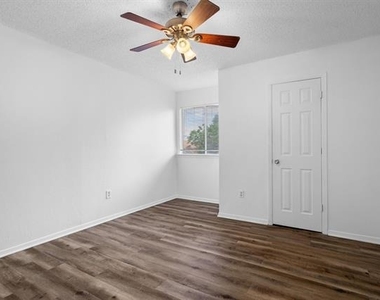 2205 Chase Court - Photo Thumbnail 23