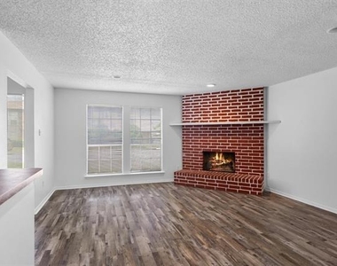 2205 Chase Court - Photo Thumbnail 6