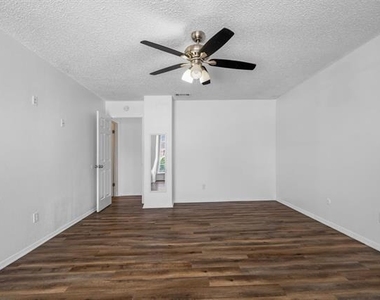 2205 Chase Court - Photo Thumbnail 19
