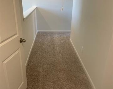 210 Drifter Drive - Photo Thumbnail 8