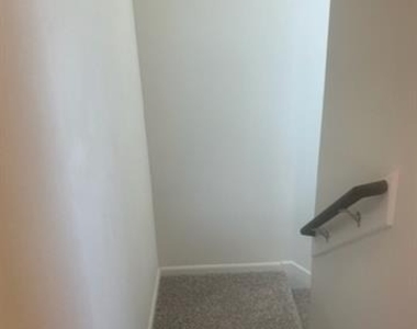 210 Drifter Drive - Photo Thumbnail 7