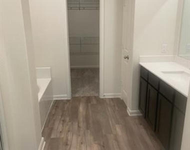 210 Drifter Drive - Photo Thumbnail 12