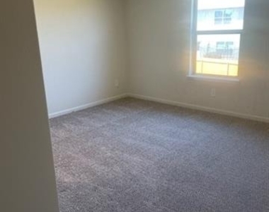 210 Drifter Drive - Photo Thumbnail 6