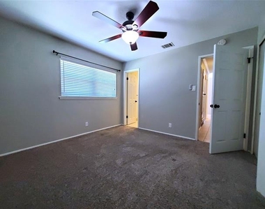 806 Greenhaven Drive - Photo Thumbnail 8