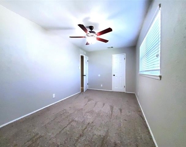 806 Greenhaven Drive - Photo Thumbnail 13