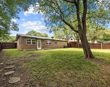 806 Greenhaven Drive - Photo Thumbnail 6
