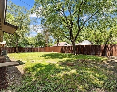 806 Greenhaven Drive - Photo Thumbnail 7