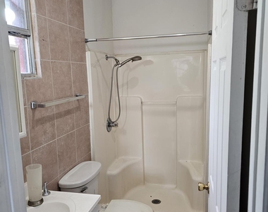 111 W Avenue D - Photo Thumbnail 15