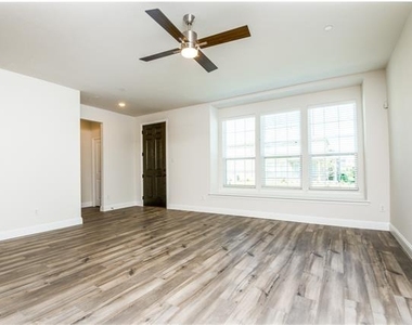 12813 Teton Street - Photo Thumbnail 6