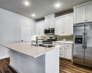 12813 Teton Street - Photo Thumbnail 9