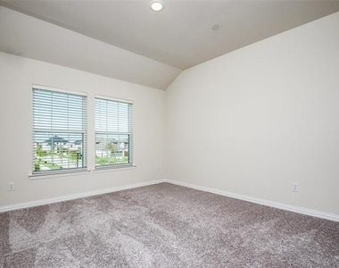 12813 Teton Street - Photo Thumbnail 14