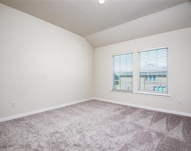 12813 Teton Street - Photo Thumbnail 15
