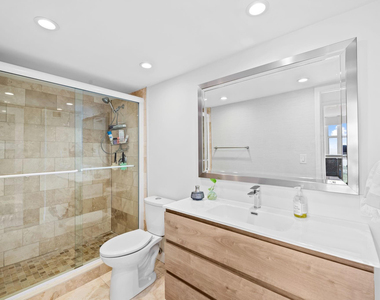 2841 N Ocean Boulevard - Photo Thumbnail 14