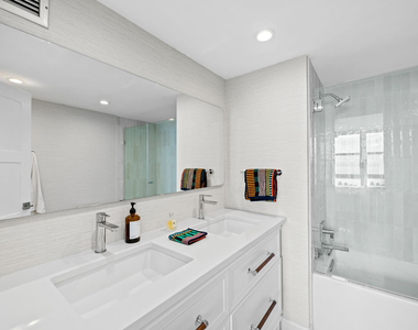 2841 N Ocean Boulevard - Photo Thumbnail 12