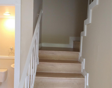 8903 Nw 28th Drive - Photo Thumbnail 9