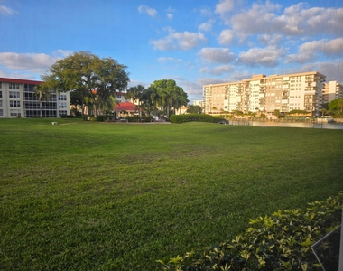 3100 Ne 48th Court - Photo Thumbnail 2