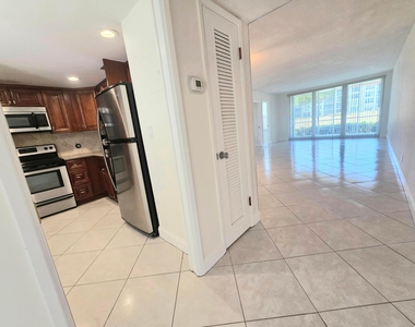 3100 Ne 48th Court - Photo Thumbnail 1