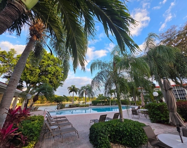 3100 Ne 48th Court - Photo Thumbnail 11