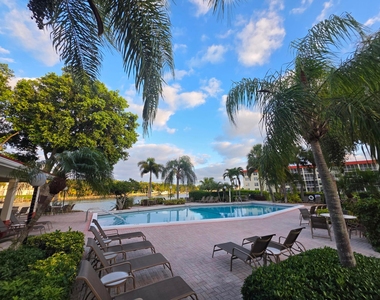 3100 Ne 48th Court - Photo Thumbnail 10