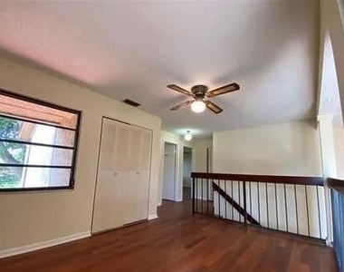 8321 Sw 39th Court - Photo Thumbnail 13