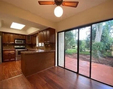 8321 Sw 39th Court - Photo Thumbnail 12