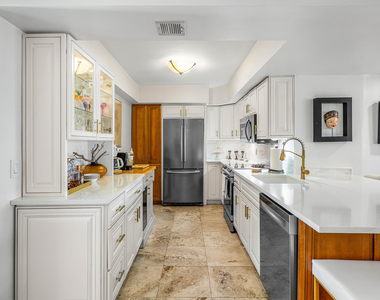 250 S Ocean Boulevard - Photo Thumbnail 2