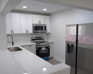 2613 Sw Natura Avenue - Photo Thumbnail 2
