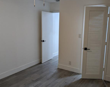 4906 Nw 53rd Court - Photo Thumbnail 14