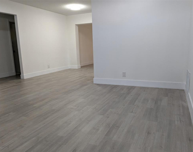 4906 Nw 53rd Court - Photo Thumbnail 3